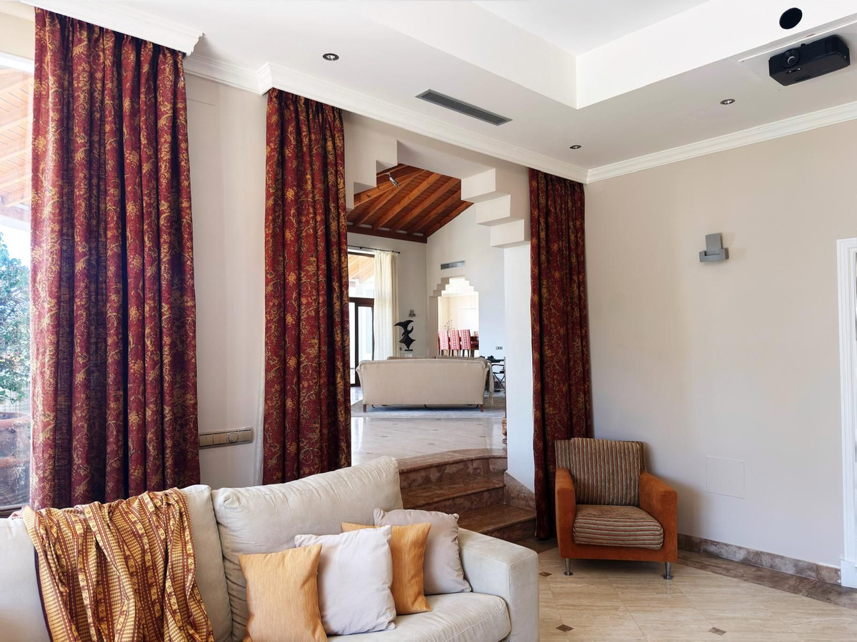 Se vende Villa - Chalet de 5 dormitorios en Costa Del Sol, Málaga, España