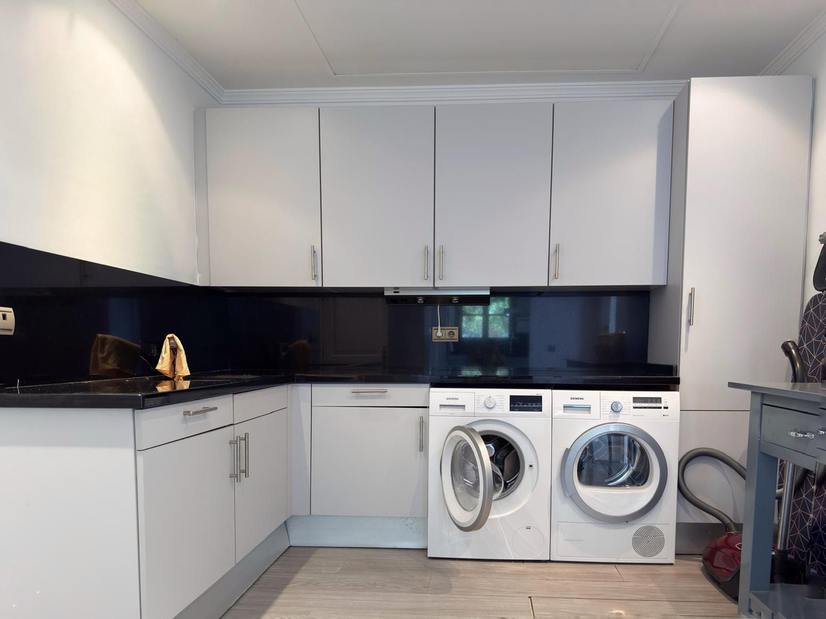 Se vende Villa - Chalet de 5 dormitorios en Costa Del Sol, Málaga, España