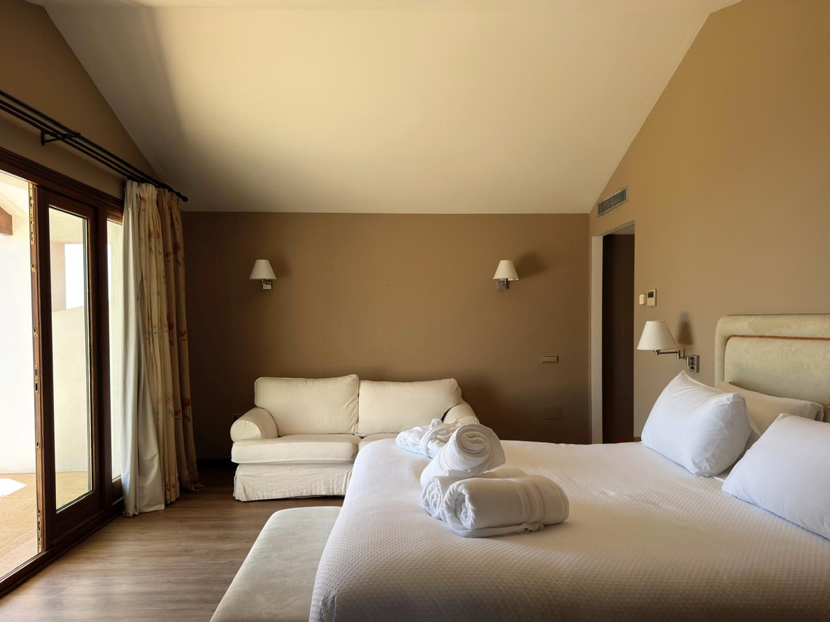 Se vende Villa - Chalet de 5 dormitorios en Costa Del Sol, Málaga, España