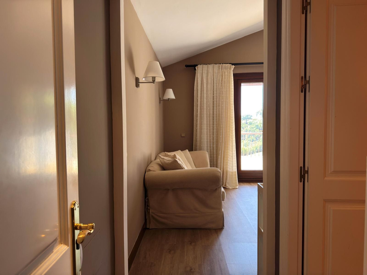 Se vende Villa - Chalet de 5 dormitorios en Costa Del Sol, Málaga, España
