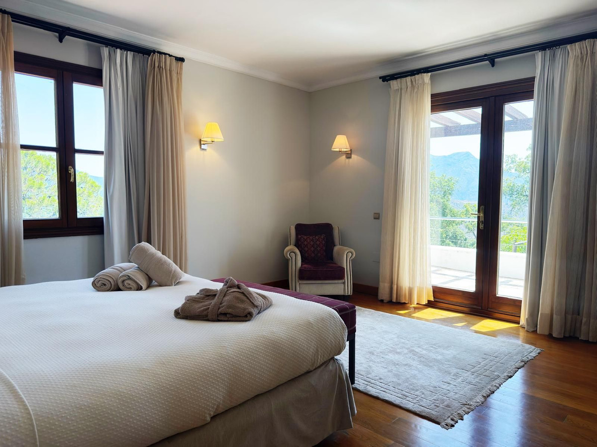 Se vende Villa - Chalet de 5 dormitorios en Costa Del Sol, Málaga, España
