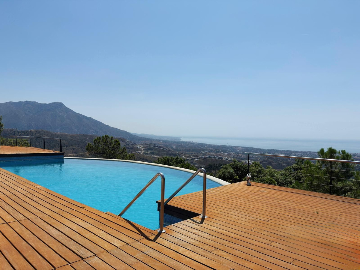 Se vende Villa - Chalet de 5 dormitorios en Costa Del Sol, Málaga, España