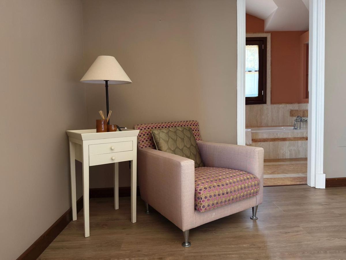 Se vende Villa - Chalet de 5 dormitorios en Costa Del Sol, Málaga, España