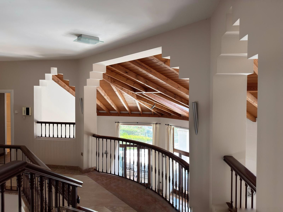 Se vende Villa - Chalet de 5 dormitorios en Costa Del Sol, Málaga, España