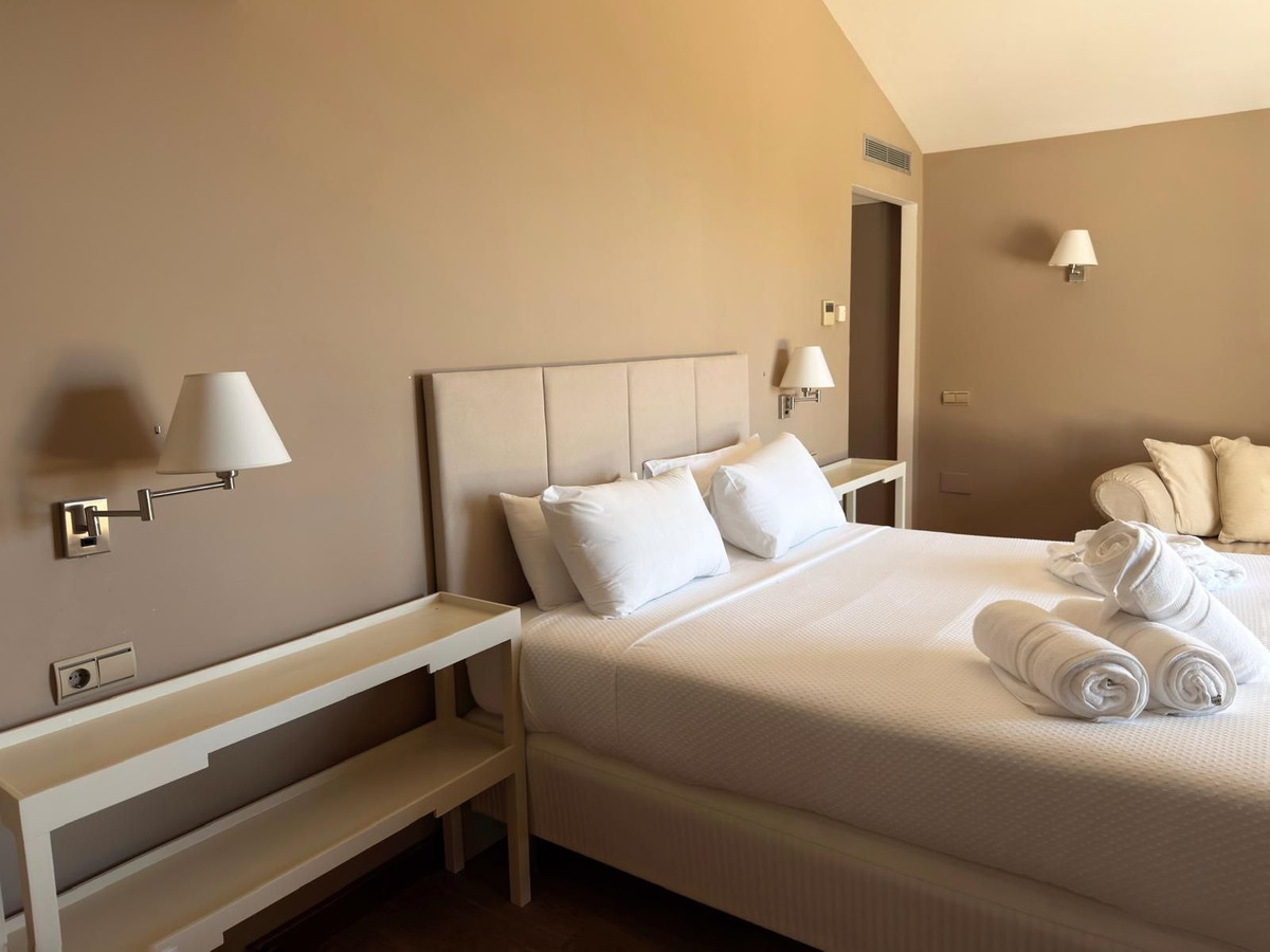 Se vende Villa - Chalet de 5 dormitorios en Costa Del Sol, Málaga, España
