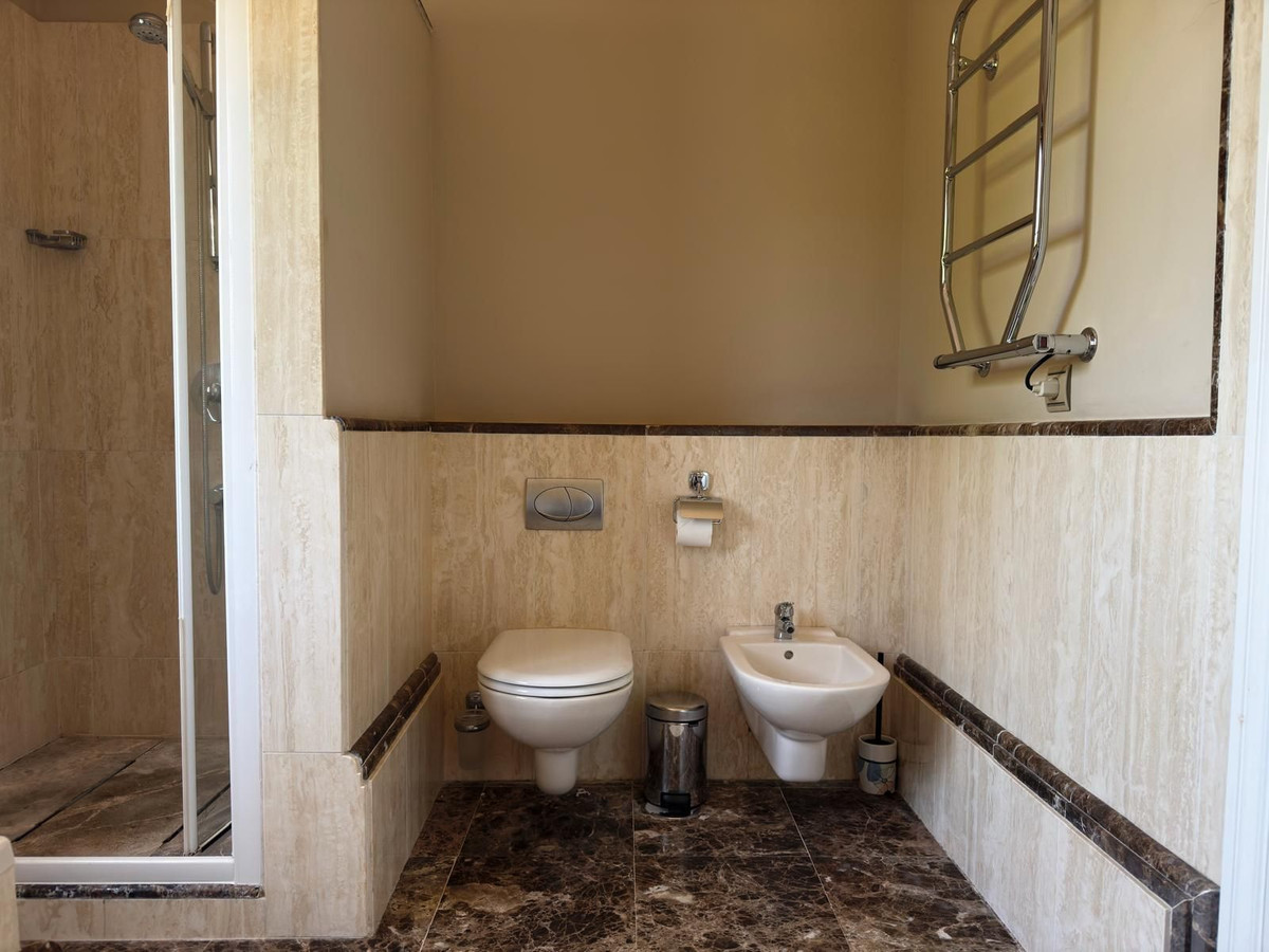 Se vende Villa - Chalet de 5 dormitorios en Costa Del Sol, Málaga, España