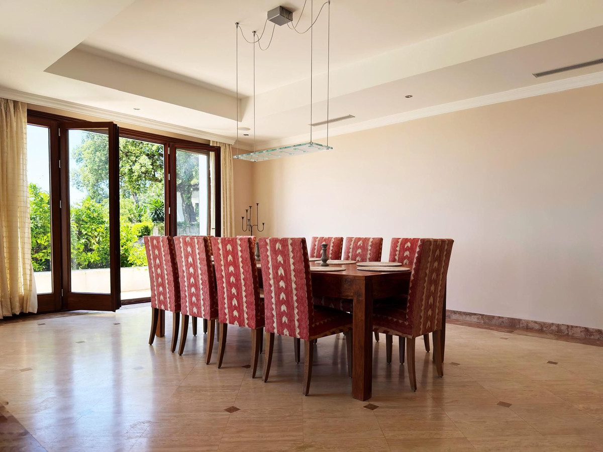 Se vende Villa - Chalet de 5 dormitorios en Costa Del Sol, Málaga, España