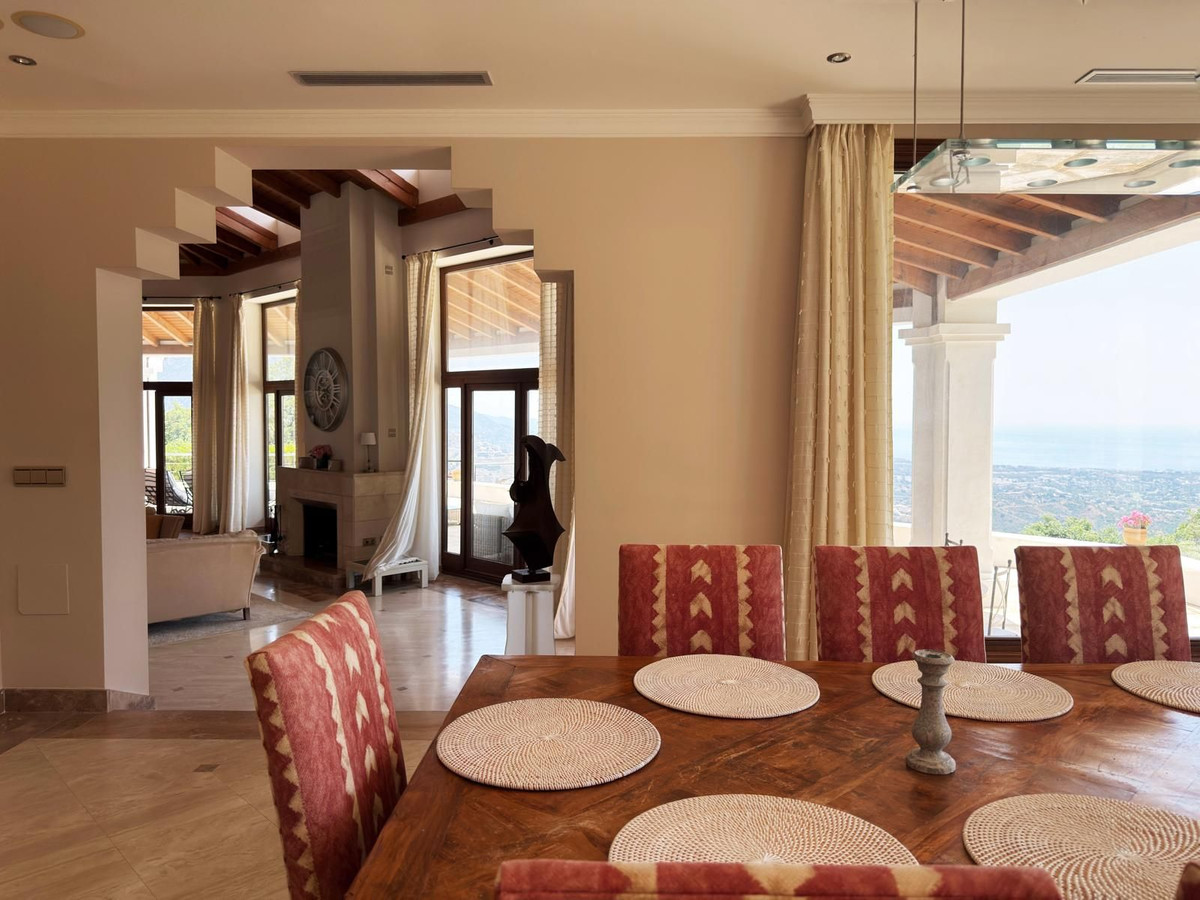 Se vende Villa - Chalet de 5 dormitorios en Costa Del Sol, Málaga, España