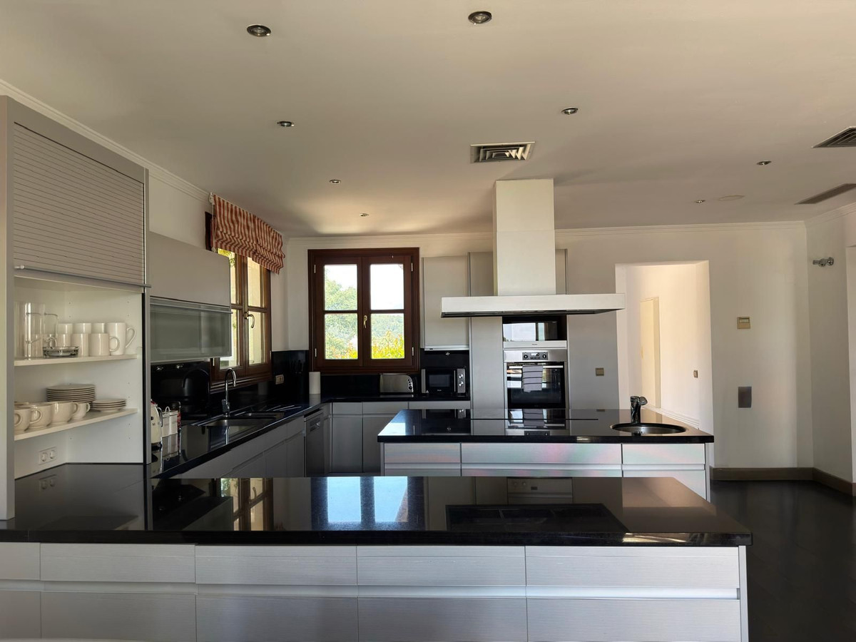 Se vende Villa - Chalet de 5 dormitorios en Costa Del Sol, Málaga, España