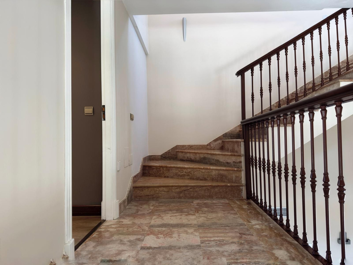 Se vende Villa - Chalet de 5 dormitorios en Costa Del Sol, Málaga, España