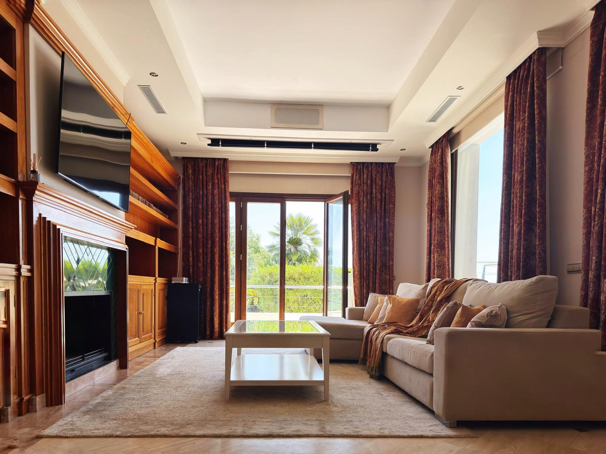 Se vende Villa - Chalet de 5 dormitorios en Costa Del Sol, Málaga, España