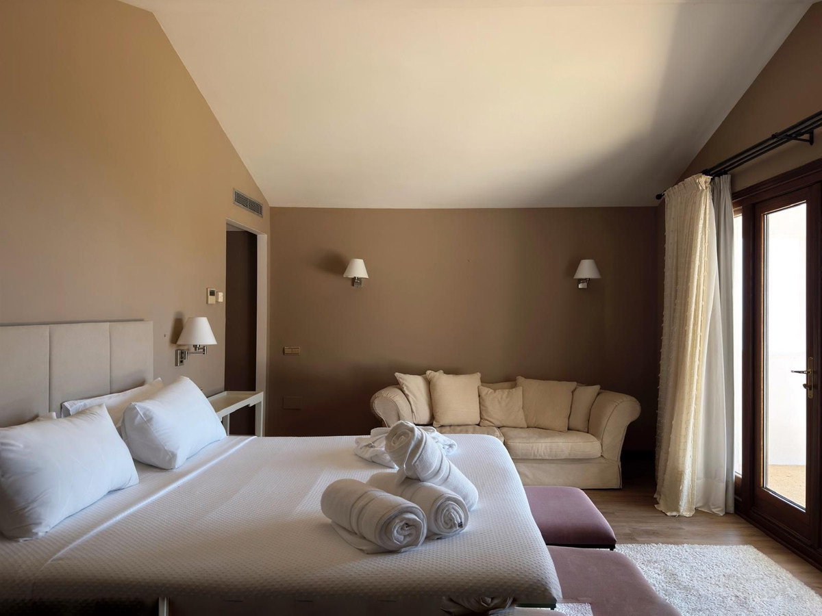 Se vende Villa - Chalet de 5 dormitorios en Costa Del Sol, Málaga, España
