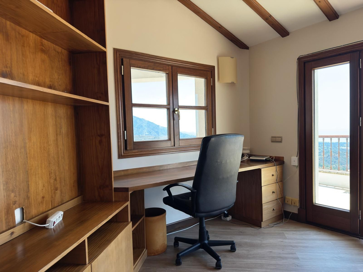 Se vende Villa - Chalet de 5 dormitorios en Costa Del Sol, Málaga, España