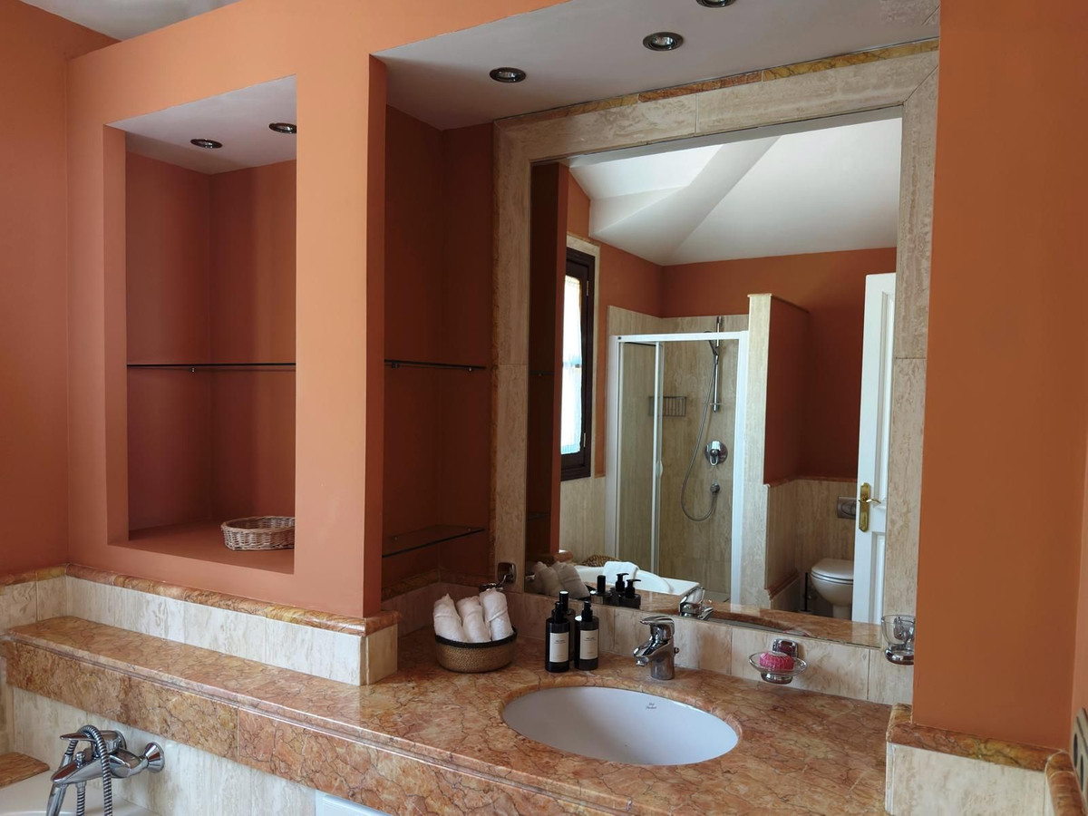 Se vende Villa - Chalet de 5 dormitorios en Costa Del Sol, Málaga, España
