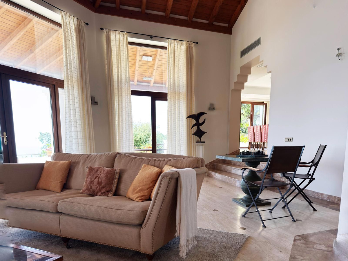 Se vende Villa - Chalet de 5 dormitorios en Costa Del Sol, Málaga, España
