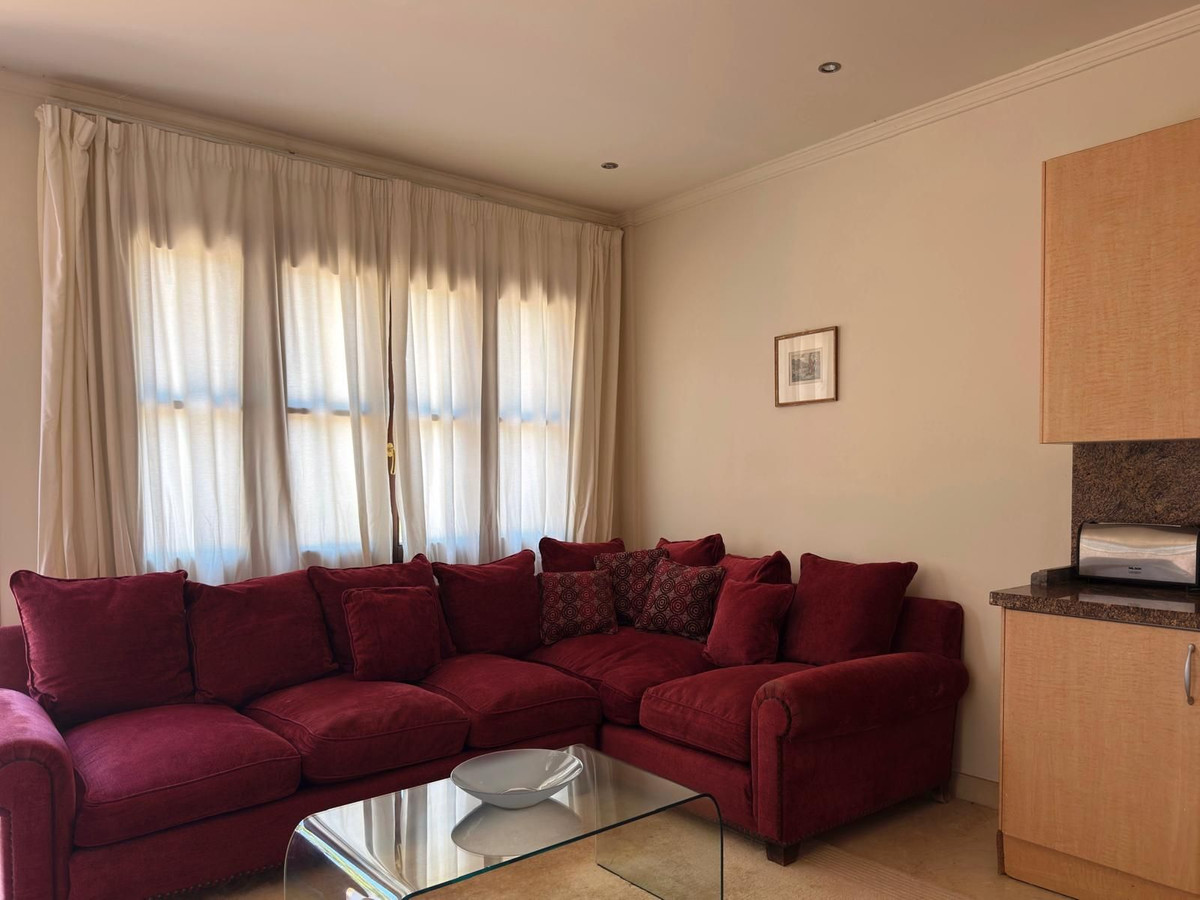 Se vende Villa - Chalet de 5 dormitorios en Costa Del Sol, Málaga, España