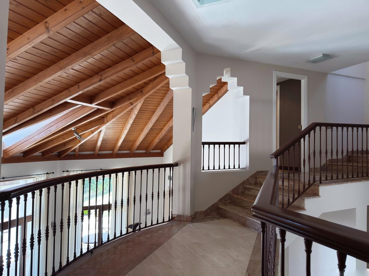 Se vende Villa - Chalet de 5 dormitorios en Costa Del Sol, Málaga, España