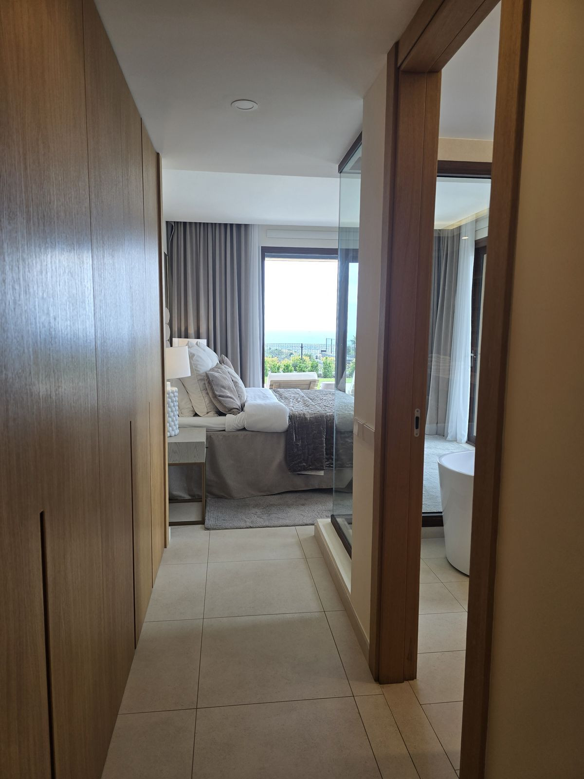 3 Bed Apartment for sale in Benahavís Costa Del Sol, Málaga, Spain