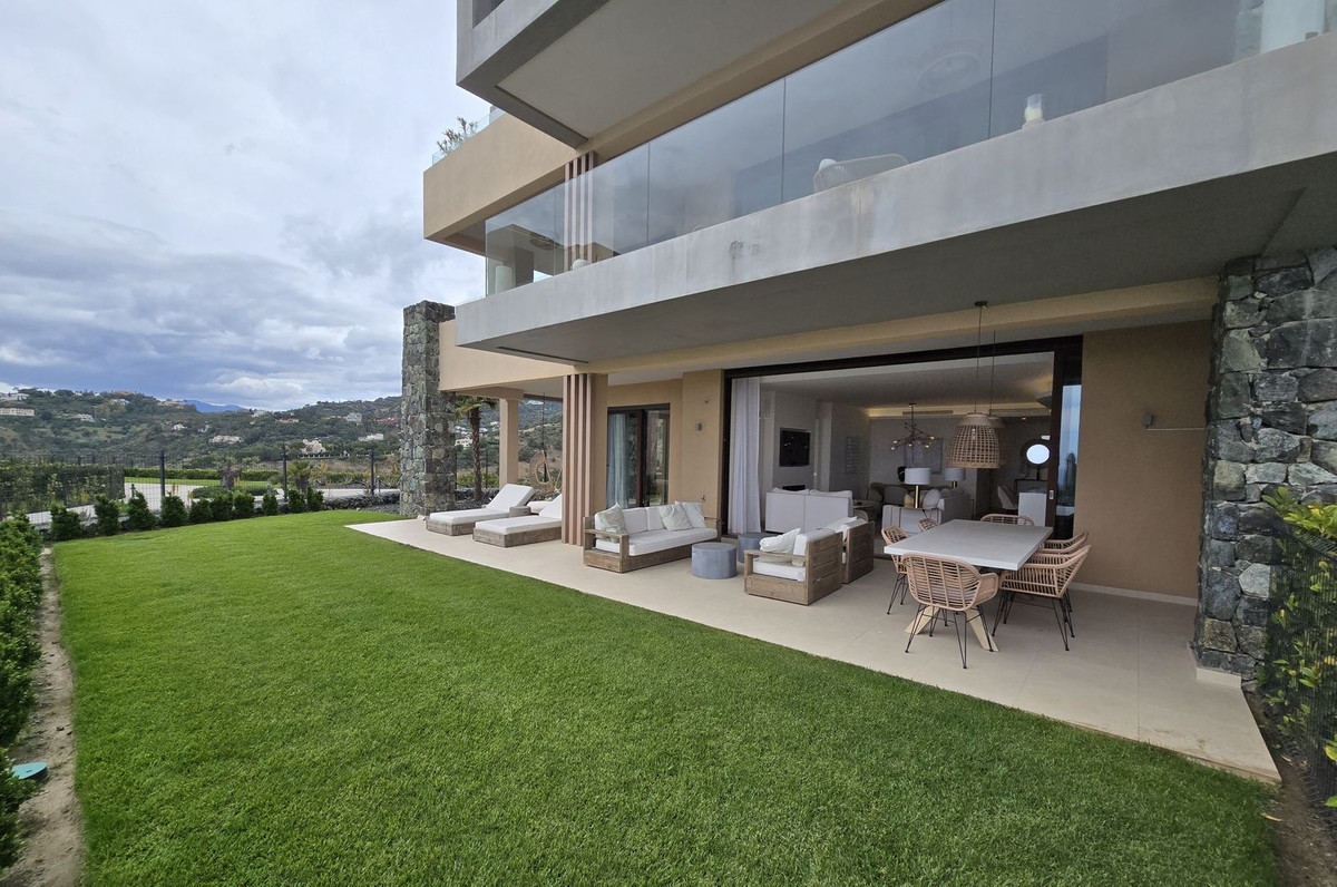 3 Bed Apartment for sale in Benahavís Costa Del Sol, Málaga, Spain