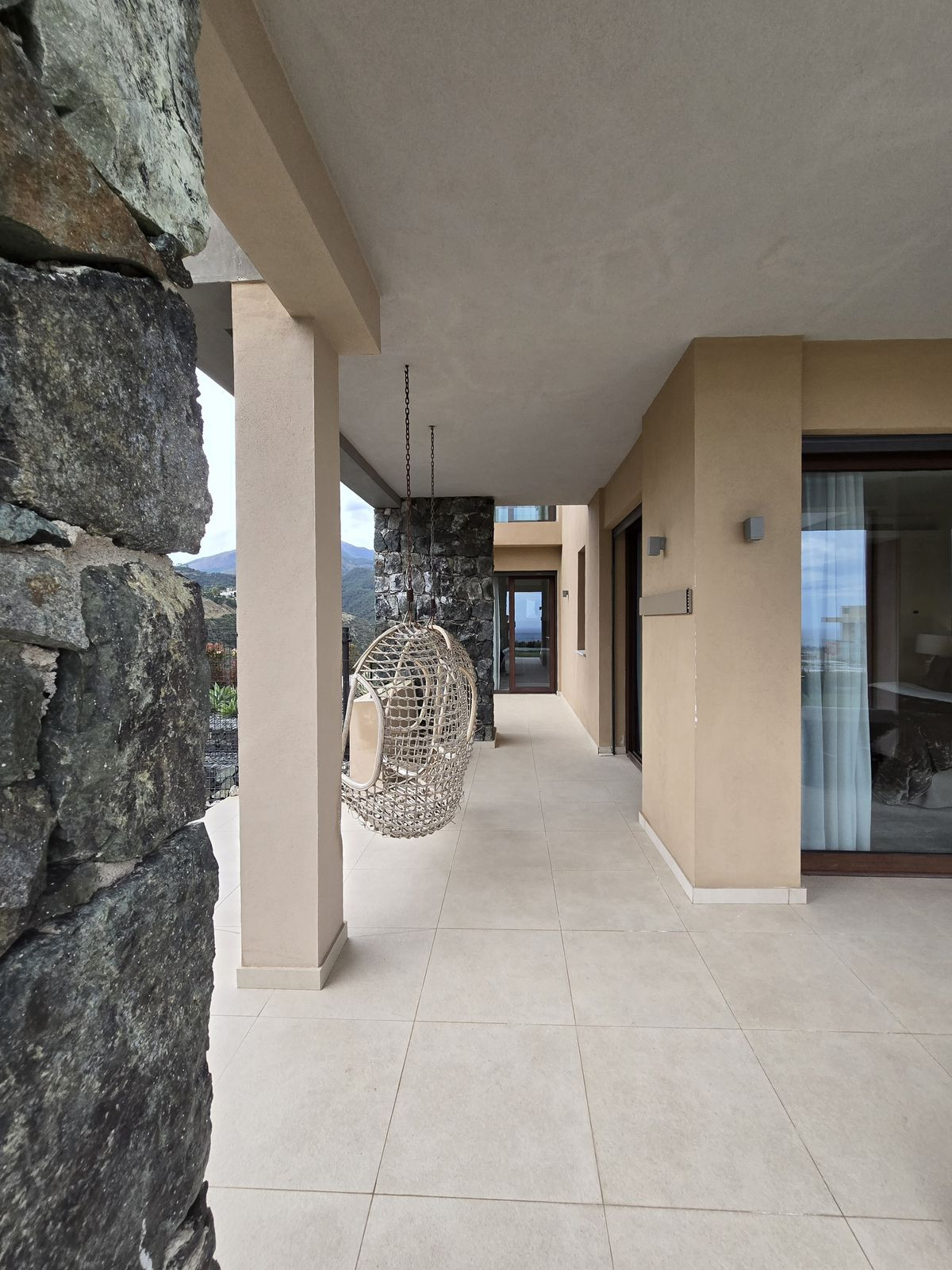 3 Bed Apartment for sale in Benahavís Costa Del Sol, Málaga, Spain