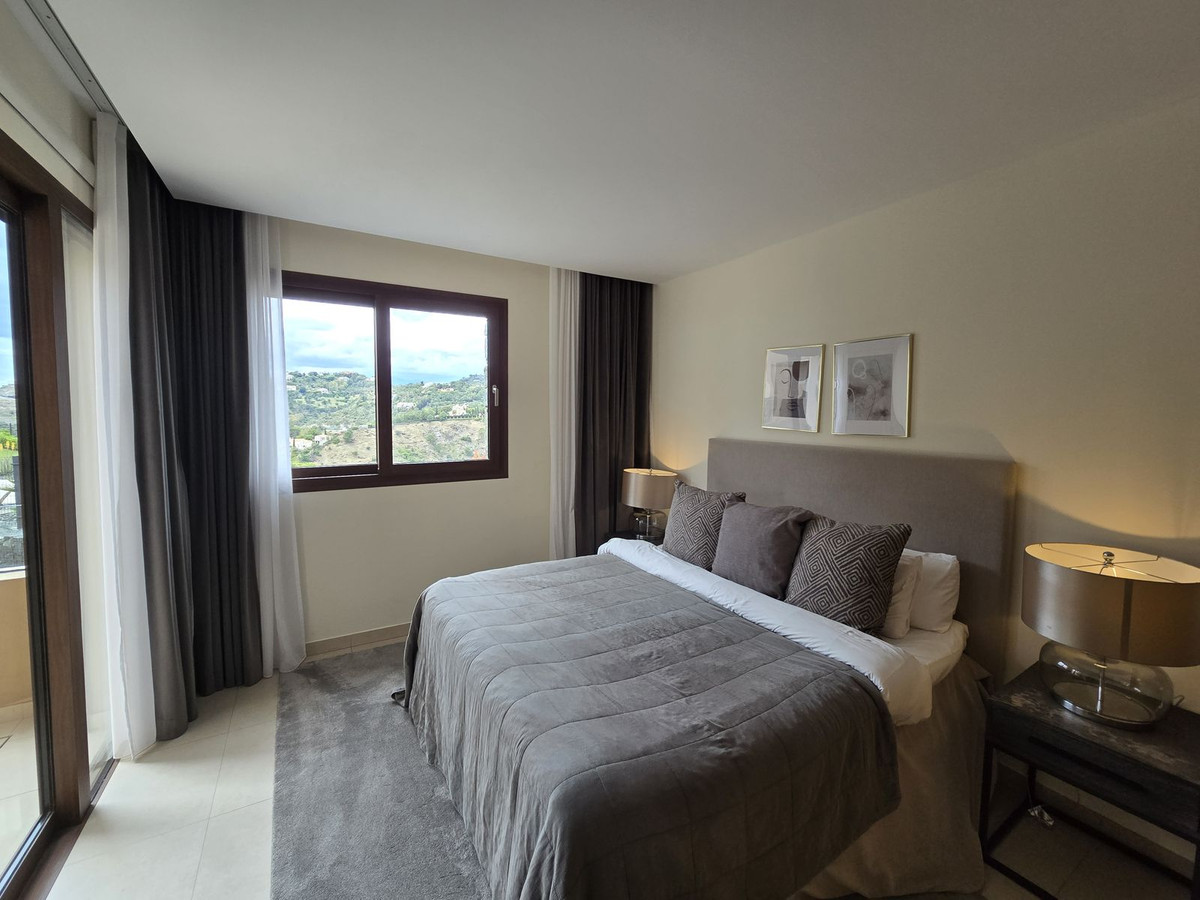 3 Bed Apartment for sale in Benahavís Costa Del Sol, Málaga, Spain