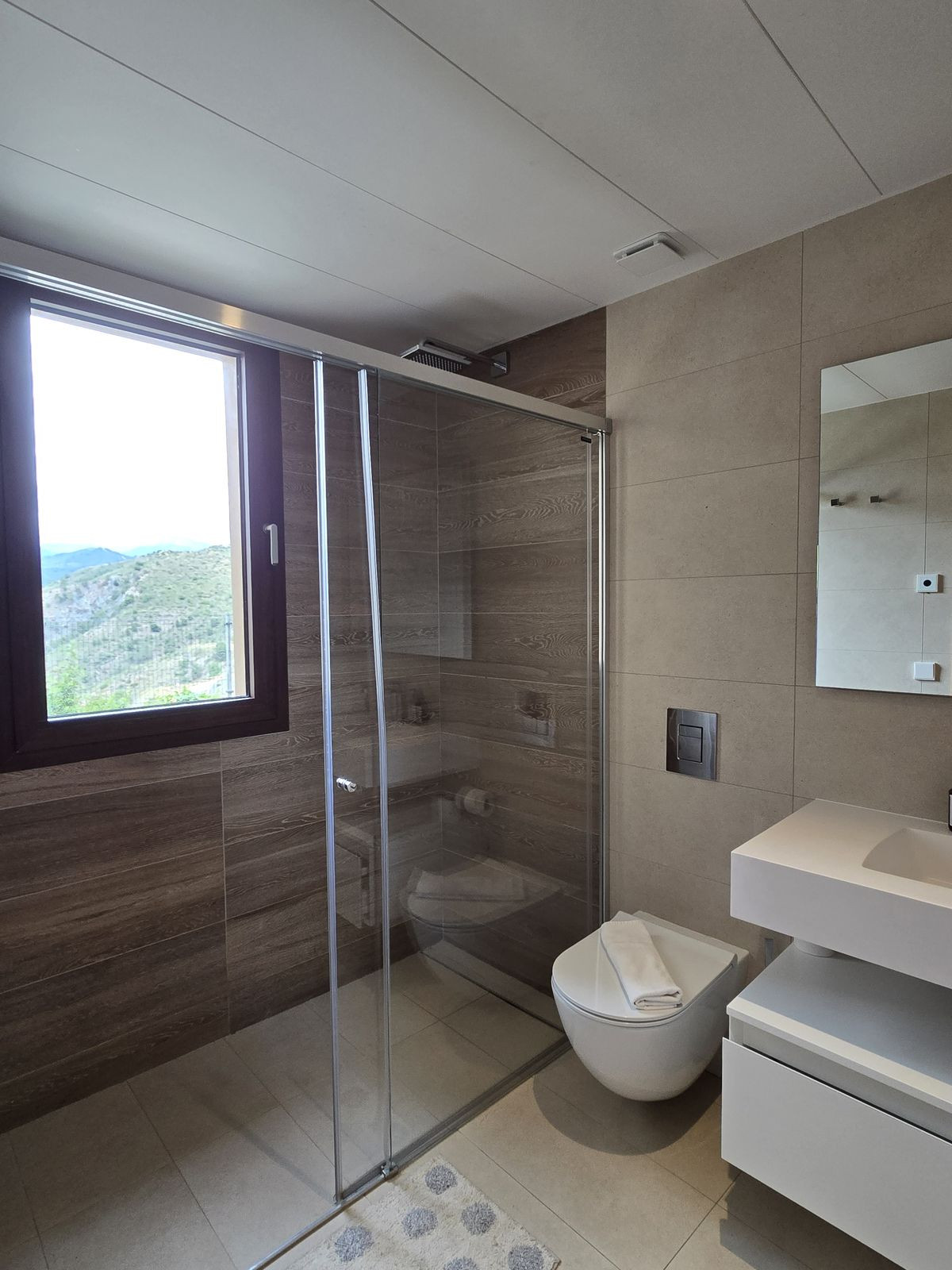 3 Bed Apartment for sale in Benahavís Costa Del Sol, Málaga, Spain