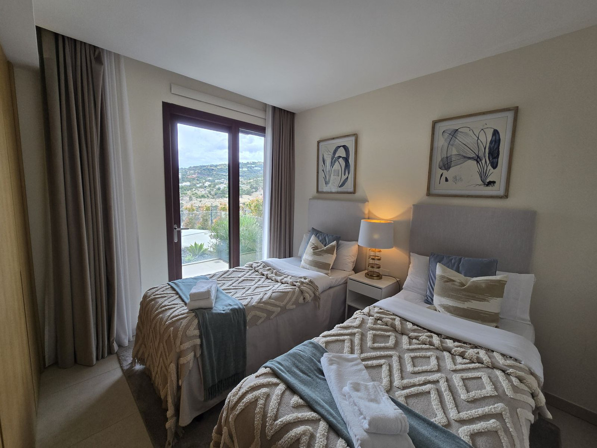 3 Bed Apartment for sale in Benahavís Costa Del Sol, Málaga, Spain