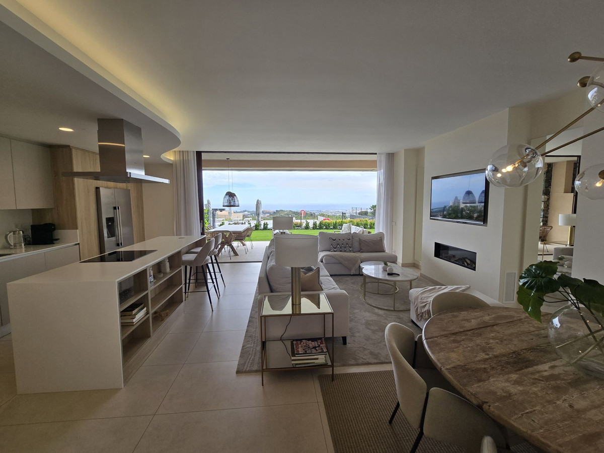 3 Bed Apartment for sale in Benahavís Costa Del Sol, Málaga, Spain