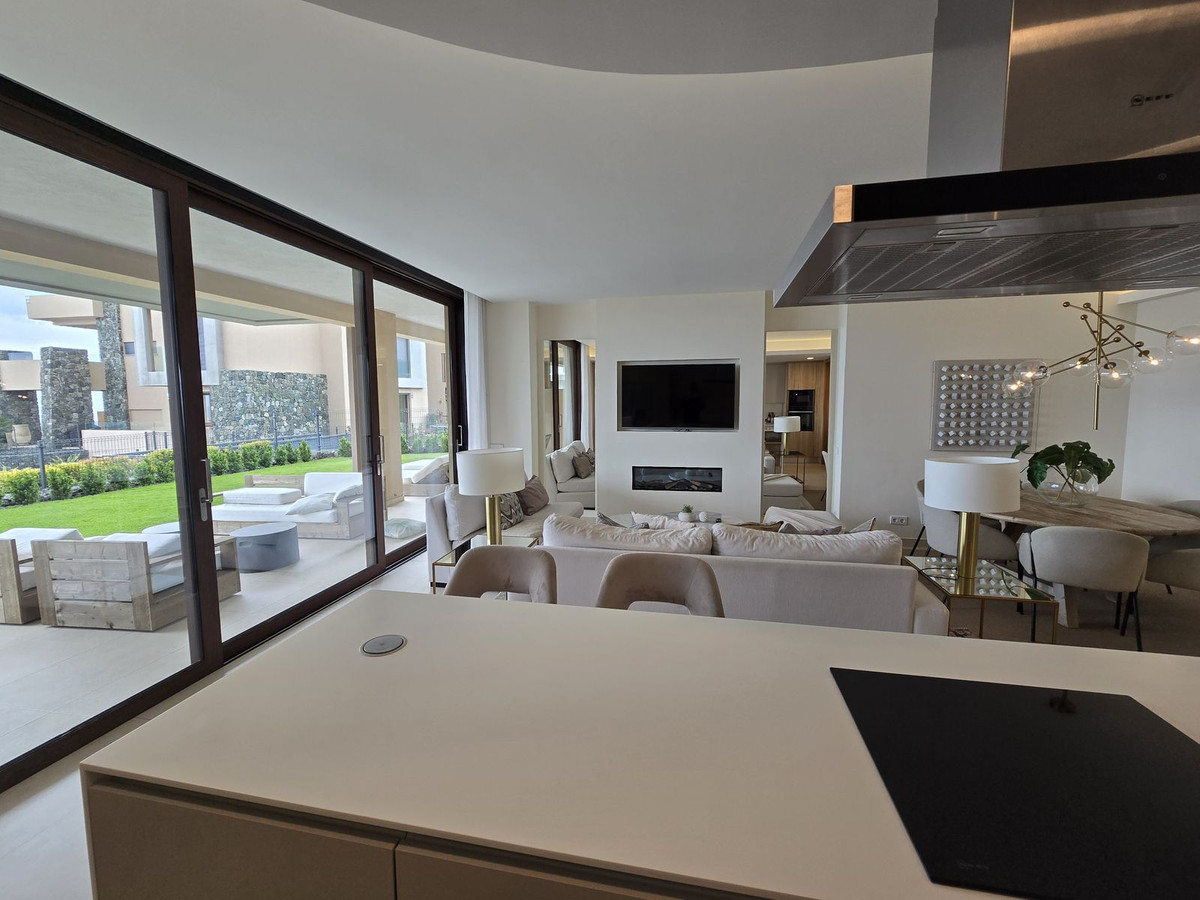 3 Bed Apartment for sale in Benahavís Costa Del Sol, Málaga, Spain