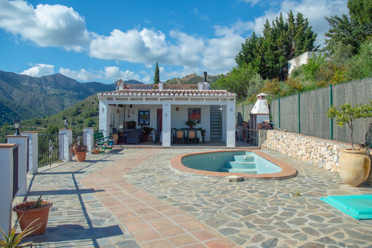 2 Bed Townhouse for sale in Frigiliana Costa Del Sol East, Málaga, Spain