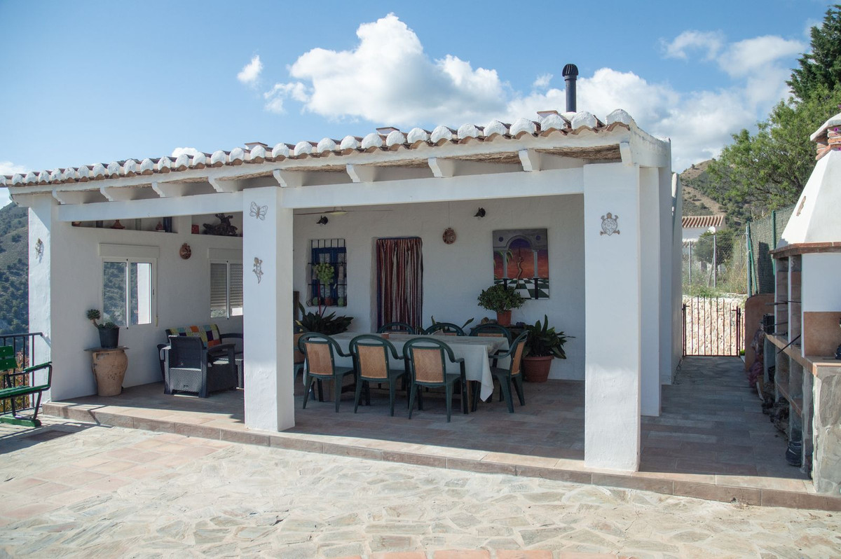 2 Bed Townhouse for sale in Frigiliana Costa Del Sol East, Málaga, Spain