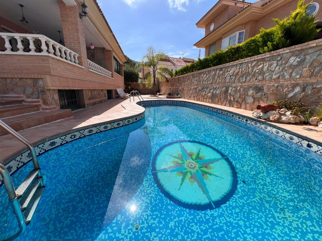 Se vende Villa - Chalet de 8 dormitorios en Costa Blanca, Alicante, España