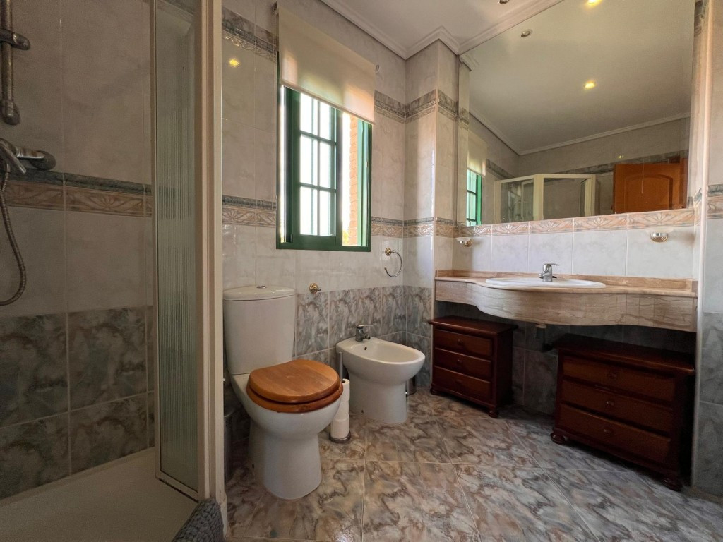 Se vende Villa - Chalet de 8 dormitorios en Costa Blanca, Alicante, España
