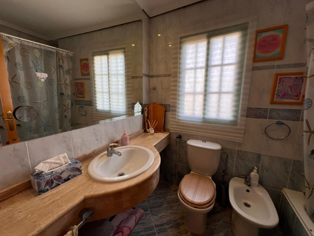 Se vende Villa - Chalet de 8 dormitorios en Costa Blanca, Alicante, España