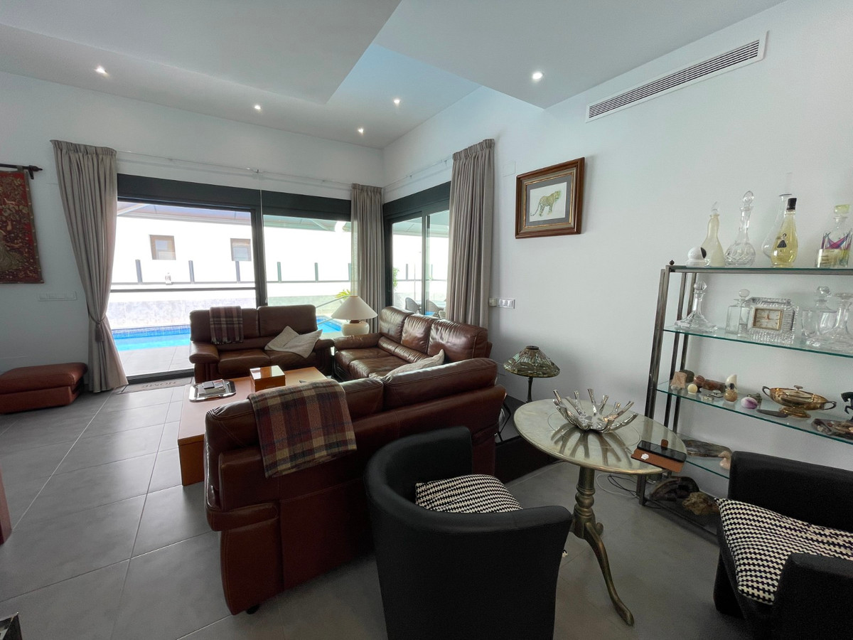 4 Bed Townhouse for sale in Alicante Costa Blanca, Alicante, Spain