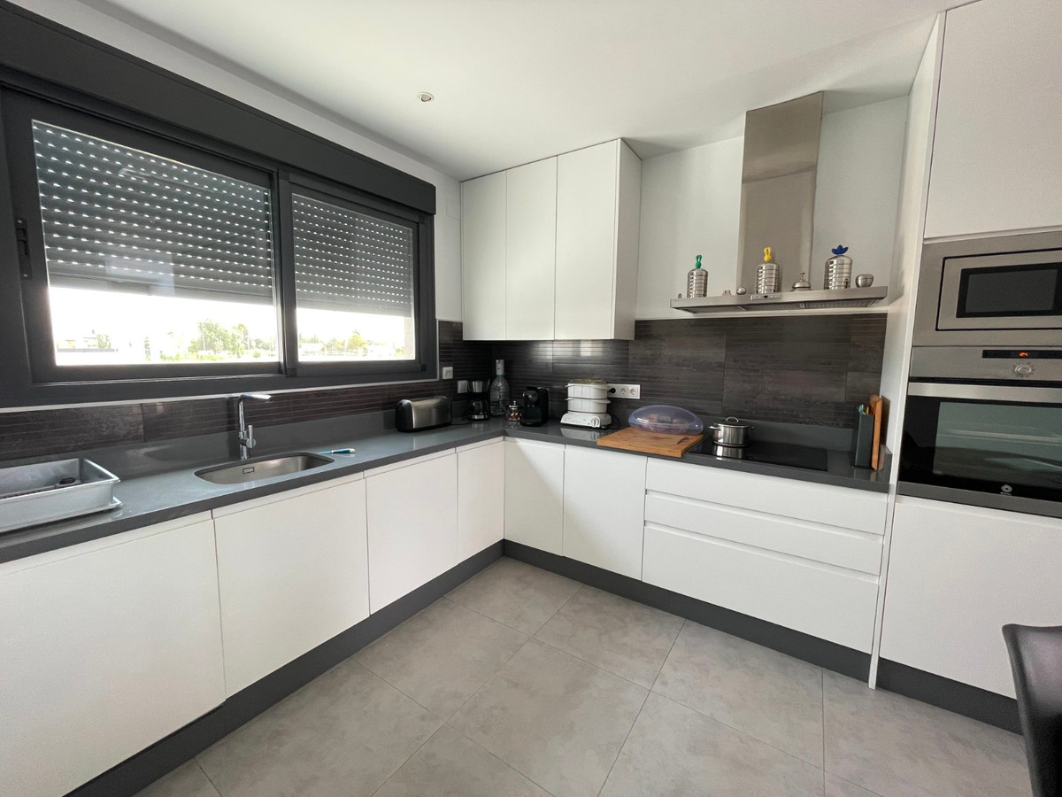 4 Bed Townhouse for sale in Alicante Costa Blanca, Alicante, Spain