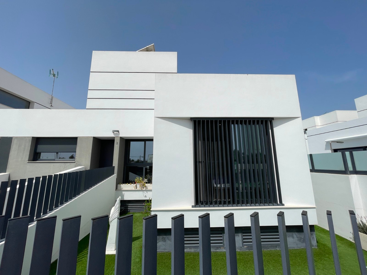 4 Bed Townhouse for sale in Alicante Costa Blanca, Alicante, Spain