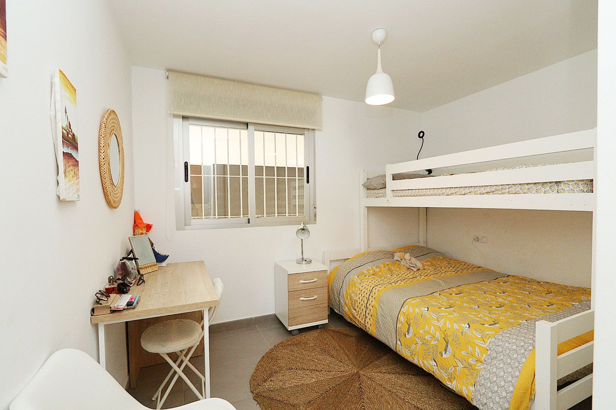 Se vende Apartamento Planta Baja de 2 dormitorios en Costa Blanca, Alicante, España