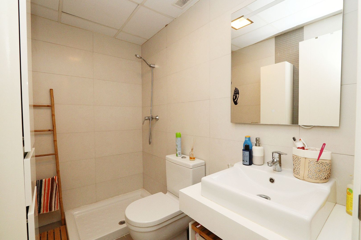 Se vende Apartamento Planta Baja de 2 dormitorios en Costa Blanca, Alicante, España