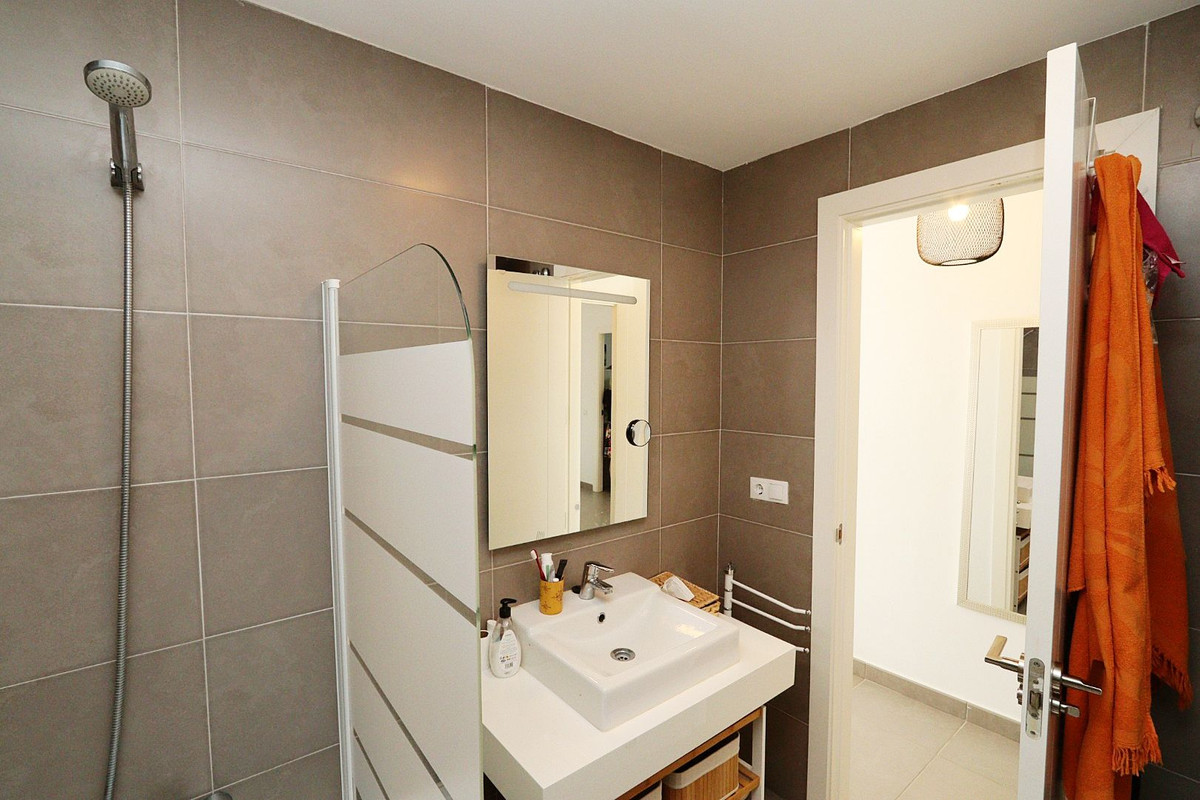 Se vende Apartamento Planta Baja de 2 dormitorios en Costa Blanca, Alicante, España