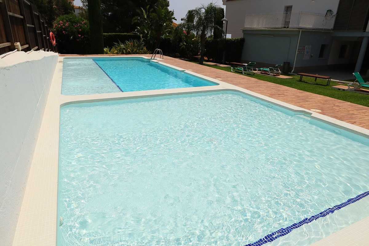 Se vende Apartamento Planta Baja de 2 dormitorios en Costa Blanca, Alicante, España