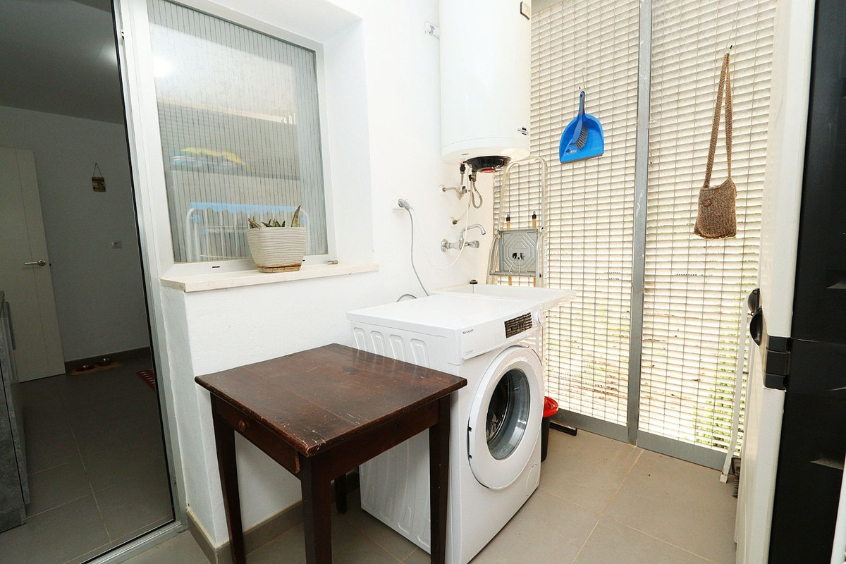 Se vende Apartamento Planta Baja de 2 dormitorios en Costa Blanca, Alicante, España