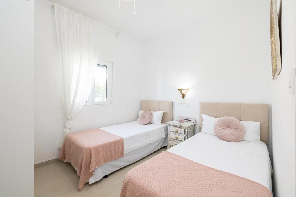8 Bed Townhouse for sale in Málaga Costa Del Sol, Málaga, Spain