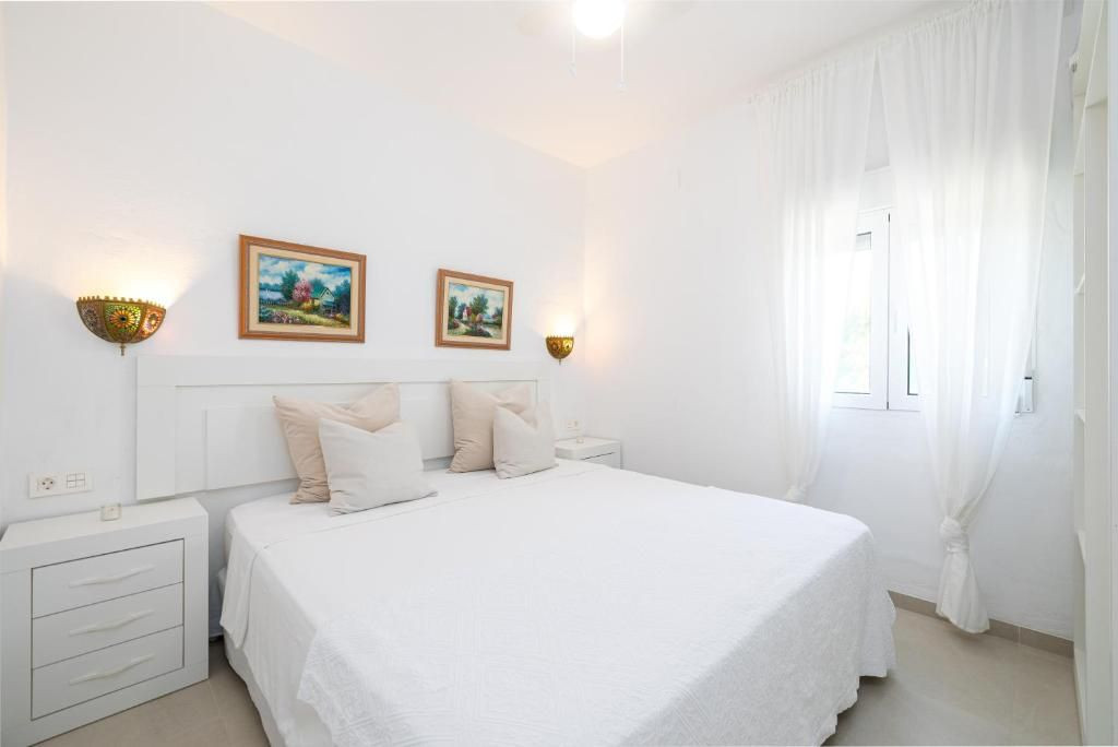 8 Bed Townhouse for sale in Málaga Costa Del Sol, Málaga, Spain