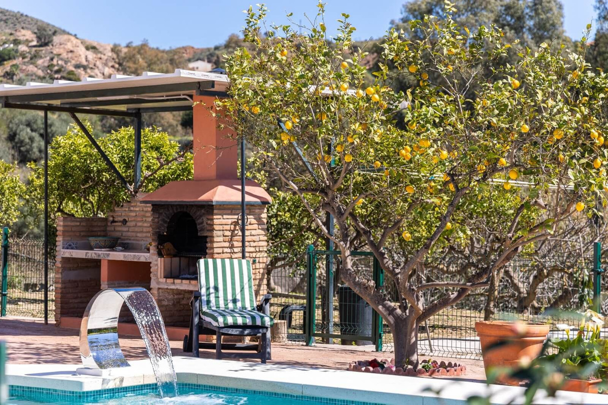 8 Bed Townhouse for sale in Málaga Costa Del Sol, Málaga, Spain