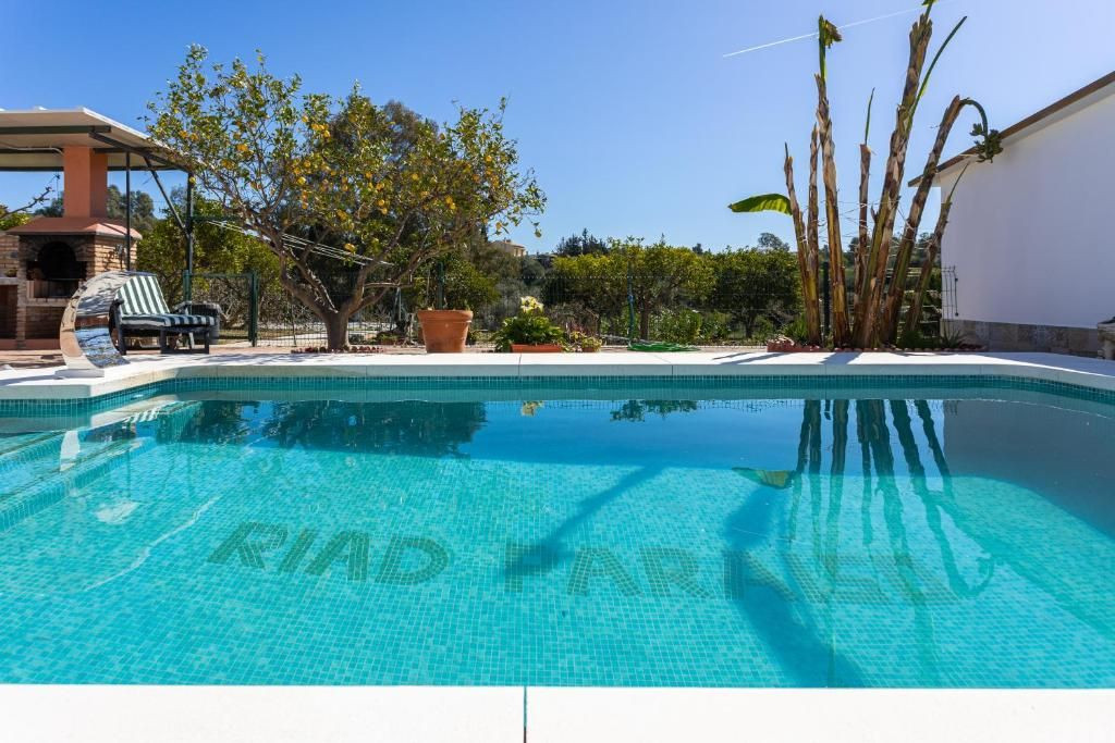 8 Bed Townhouse for sale in Málaga Costa Del Sol, Málaga, Spain