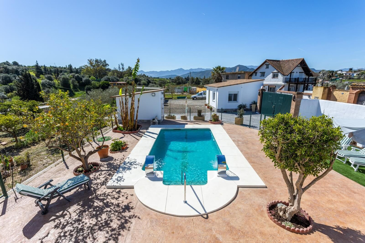 8 Bed Townhouse for sale in Málaga Costa Del Sol, Málaga, Spain