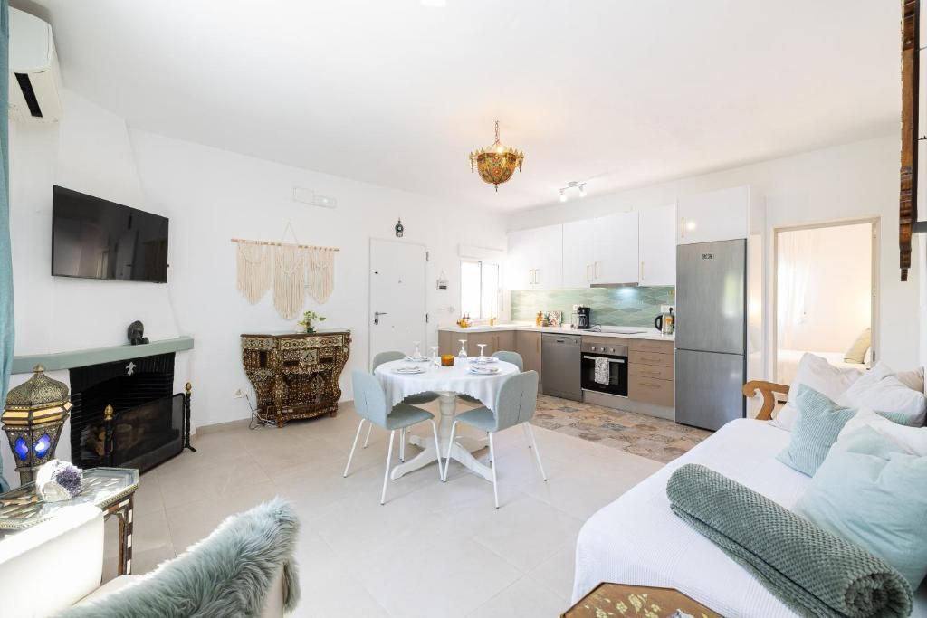 8 Bed Townhouse for sale in Málaga Costa Del Sol, Málaga, Spain