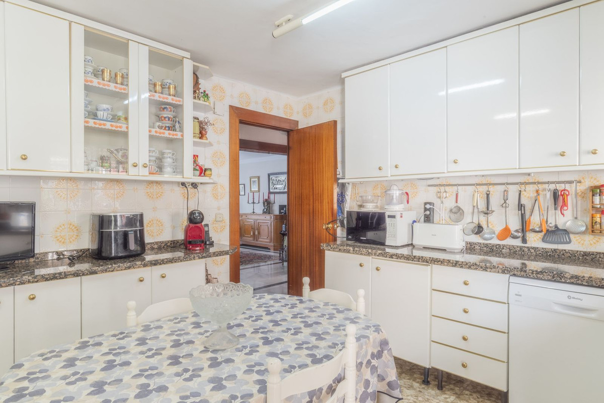 6 Bed Townhouse for sale in Cerrado De Calderón Málaga Ciudad, Málaga, Spain
