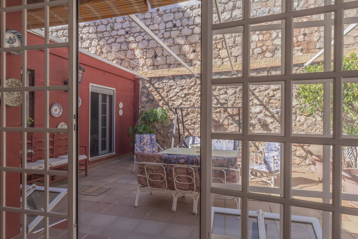 6 Bed Townhouse for sale in Cerrado De Calderón Málaga Ciudad, Málaga, Spain